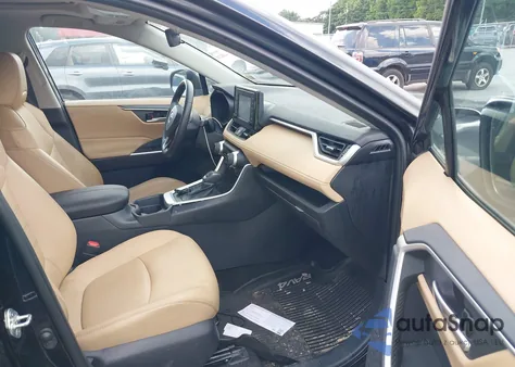 2019 Toyota Rav4 Xle Premium z USA, uszkodzony, nr VIN 2T3A1RFV0KW067639